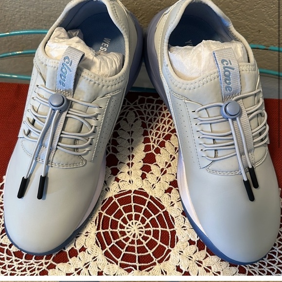 Brand new Clove Sneakers. These are comparable to Hoka’s!  Size 5 - Picture 2 of 5